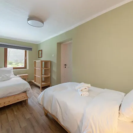 Farmhouse Chalet Apartments Chalet