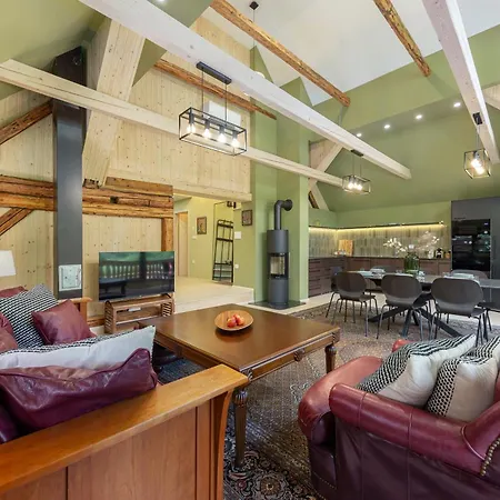 Farmhouse Chalet Apartments Chalet