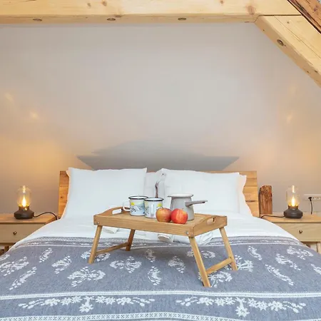 Farmhouse Chalet Apartments *