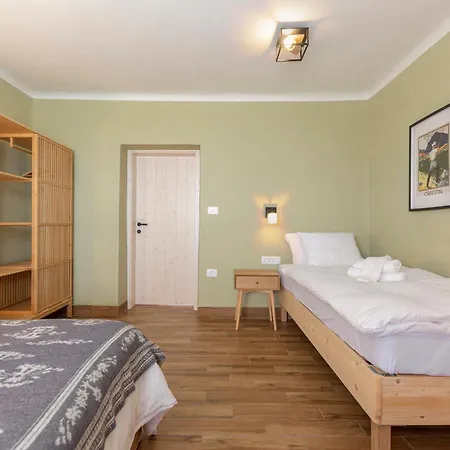 Farmhouse Chalet Apartments Chalet