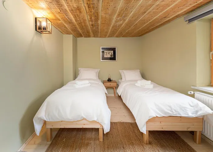 Farmhouse Chalet Apartments