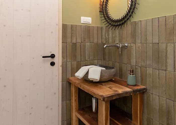 Farmhouse Chalet Apartments