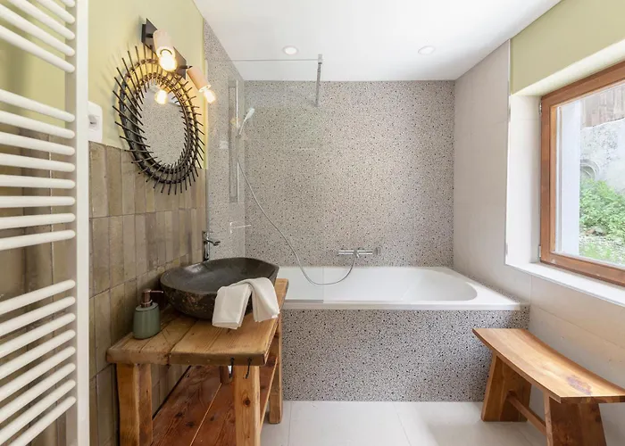 Farmhouse Chalet Apartments